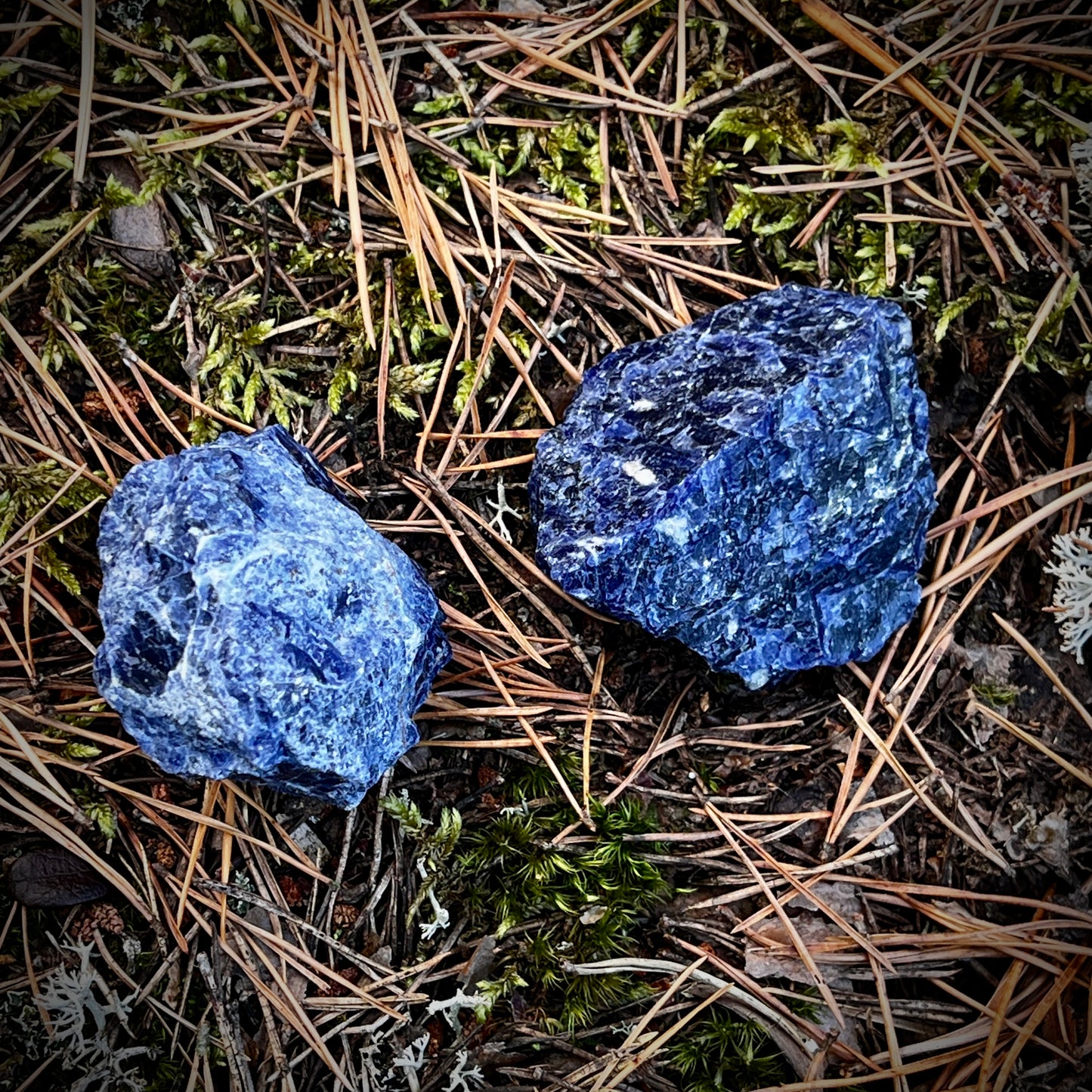 Sodalite, raw crystal